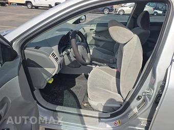 2009 Toyota Corolla LE - miniatura 7
