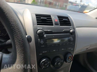 2009 Toyota Corolla LE – miniatura 10