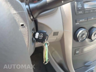 2009 Toyota Corolla LE – miniatura 8