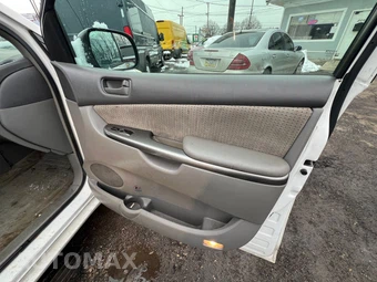2009 Toyota Sienna LE Minivan 7-Passenger 119.3" WB - miniatura 10