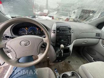 2009 Toyota Sienna LE Minivan 7-Passenger 119.3" WB - miniatura 13