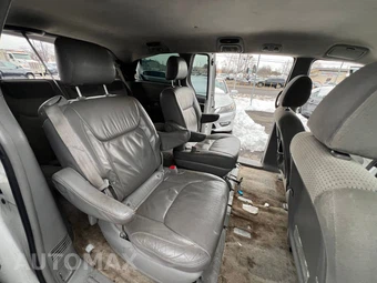 2009 Toyota Sienna LE Minivan 7-Passenger 119.3" WB - miniatura 14