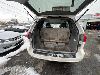 2009 Toyota Sienna LE Minivan 7-Passenger 119.3" WB - miniatura 15