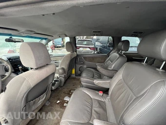 2009 Toyota Sienna LE Minivan 7-Passenger 119.3" WB - miniatura 17