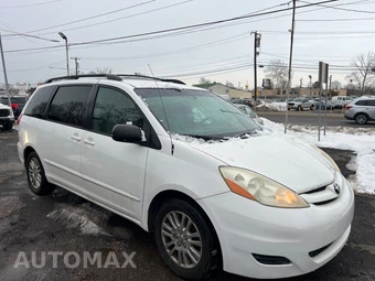 2009 Toyota Sienna LE Minivan 7-Passenger 119.3" WB - miniatura 3