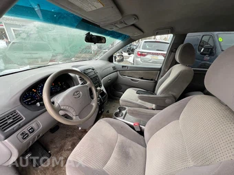 2009 Toyota Sienna LE Minivan 7-Passenger 119.3" WB - miniatura 9