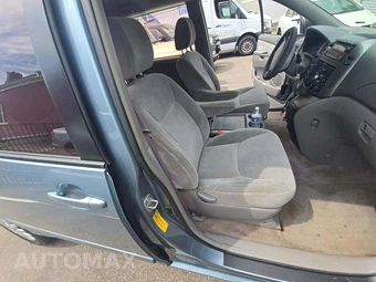 2009 Toyota Sienna LE Minivan 8-Passenger 119.3" WB - miniatura 19