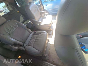 2009 Toyota Sienna XLE Minivan 7-Passenger 119.3" WB - miniatura 17