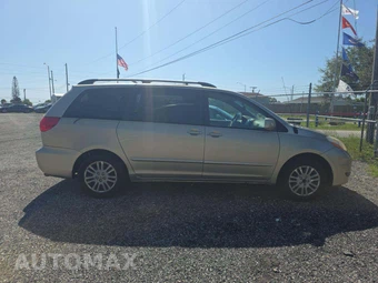 2009 Toyota Sienna XLE Minivan 7-Passenger 119.3" WB - miniatura 4