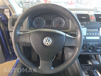 2009 Volkswagen Jetta Sedan S – miniatura 10