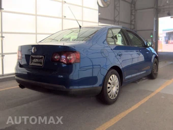 2009 Volkswagen Jetta Sedan S – miniatura 4