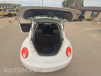 2009 Volkswagen New Beetle Coupe S Hatchback – miniatura 14