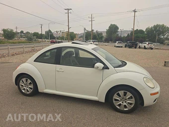2009 Volkswagen New Beetle Coupe S Hatchback – miniatura 4