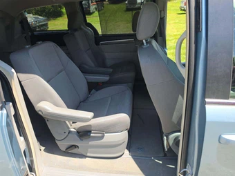 2009 Volkswagen Routan SE w/Rear Seat Entertainment 121.2" WB - miniatura 14
