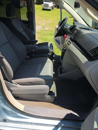 2009 Volkswagen Routan SE w/Rear Seat Entertainment 121.2" WB - miniatura 16