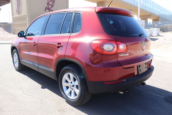 2009 Volkswagen Tiguan S – miniatura 4