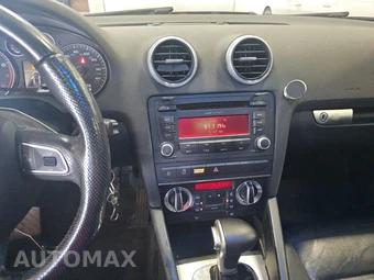 2010 Audi A3 2.0T Premium Plus - miniatura 11