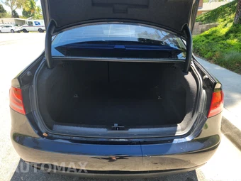 2010 Audi A4 2.0T Premium Sedan – miniatura 15
