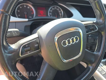 2010 Audi A4 2.0T Premium Sedan - miniatura 10