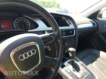 2010 Audi A4 2.0T Premium Sedan - miniatura 11