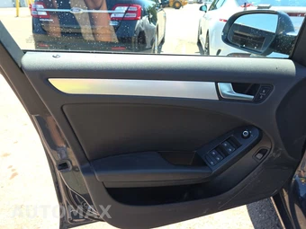 2010 Audi A4 2.0T Premium Sedan - miniatura 9