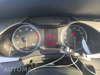 2010 Audi A4 2.0T Premium Sedan – miniatura 12