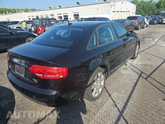 2010 Audi A4 2.0T Premium Sedan – miniatura 4