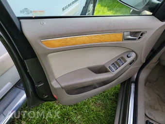 2010 Audi A4 Avant Premium Wagon – miniatura 9