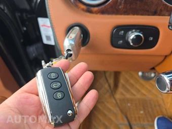 2010 Bentley Continental Flying Spur - miniatura 5