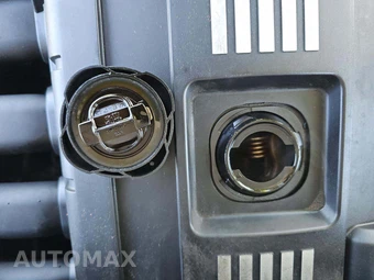 2010 BMW 3 Series Coupe 328i – miniatura 27