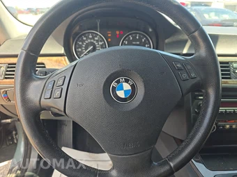 2010 BMW 3 Series Sedan 328i – miniatura 10