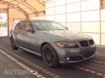 2010 BMW 3 Series Sedan 328i – miniatura 3