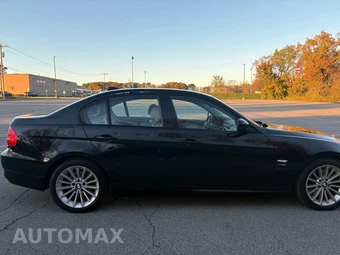 2010 BMW 3 Series Sedan 328i xDrive - miniatura 4