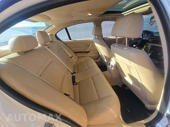 2010 BMW 3 Series Sedan 328i xDrive - miniatura 16