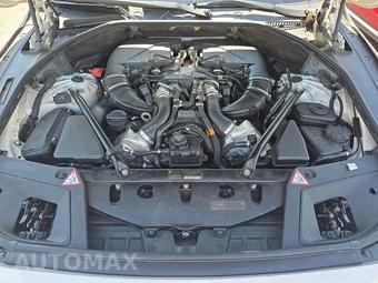 2010 BMW 5 Series Gran Turismo 550i Hatchback - miniatura 15