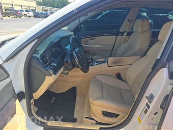 2010 BMW 5 Series Gran Turismo 550i Hatchback - miniatura 7