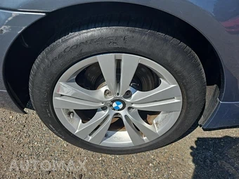 2010 BMW 5 Series Sedan 528i xDrive - miniatura 10