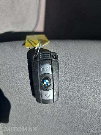 2010 BMW 5 Series Sedan 528i xDrive - miniatura 21