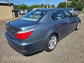 2010 BMW 5 Series Sedan 528i xDrive - miniatura 4