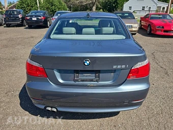 2010 BMW 5 Series Sedan 528i xDrive - miniatura 5