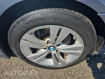 2010 BMW 5 Series Sedan 528i xDrive - miniatura 9
