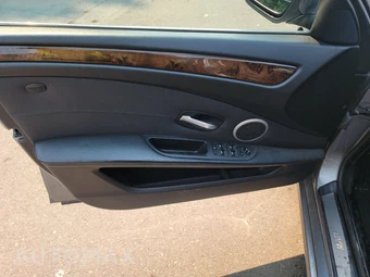 2010 BMW 5 Series Sedan 535i xDrive - miniatura 9