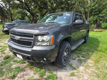 2010 Chevrolet Avalanche LT Crew Cab Short Bed 1LT