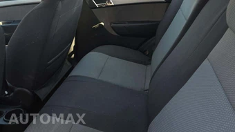 2010 Chevrolet Aveo5 LS Hatchback 1LS – miniatura 19
