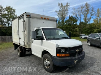 2010 Chevrolet Express 3500 Base - miniatura 2