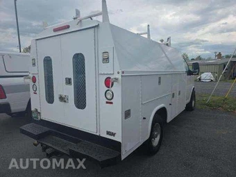 2010 Chevrolet Express 3500 Cutaway 1WT - miniatura 3