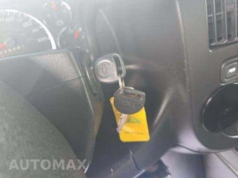 2010 Chevrolet Express 3500 Cutaway 1WT - miniatura 8