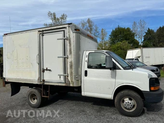 2010 Chevrolet Express 3500 Cutaway 1WT DRW - miniatura 3