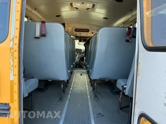 2010 Chevrolet Express 3500 Cutaway 1WT DRW – miniatura 10