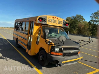2010 Chevrolet Express 3500 Cutaway 1WT DRW – miniatura 13